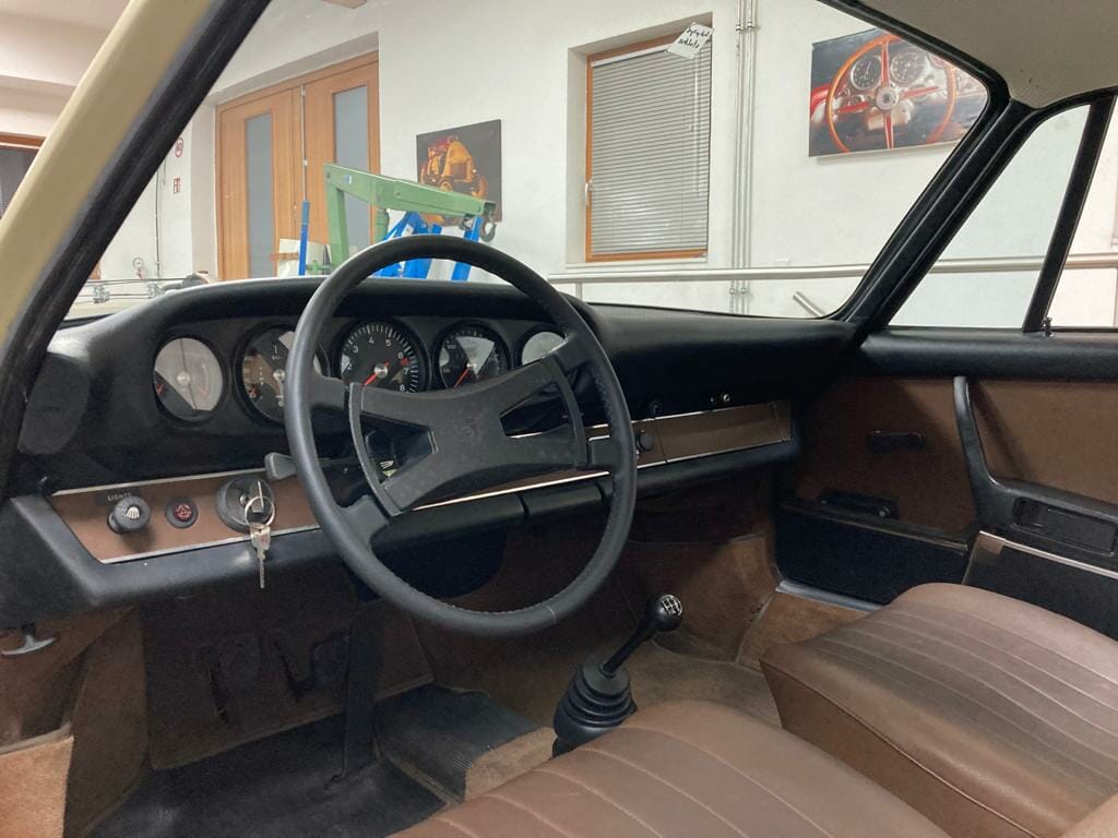 Porsche 911 T - Image 10