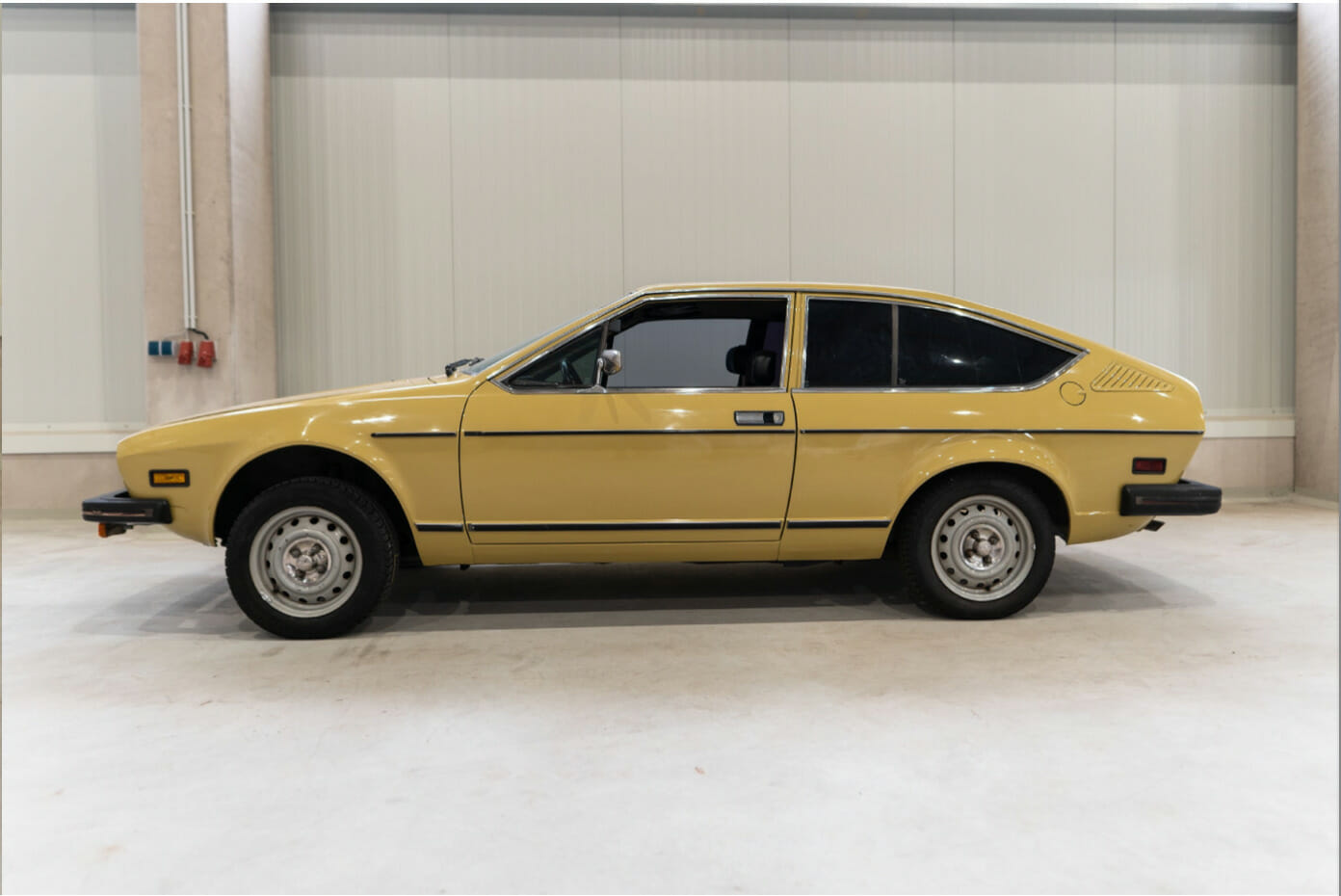 Alfa Romeo Alfetta GT 2000i - Image 3