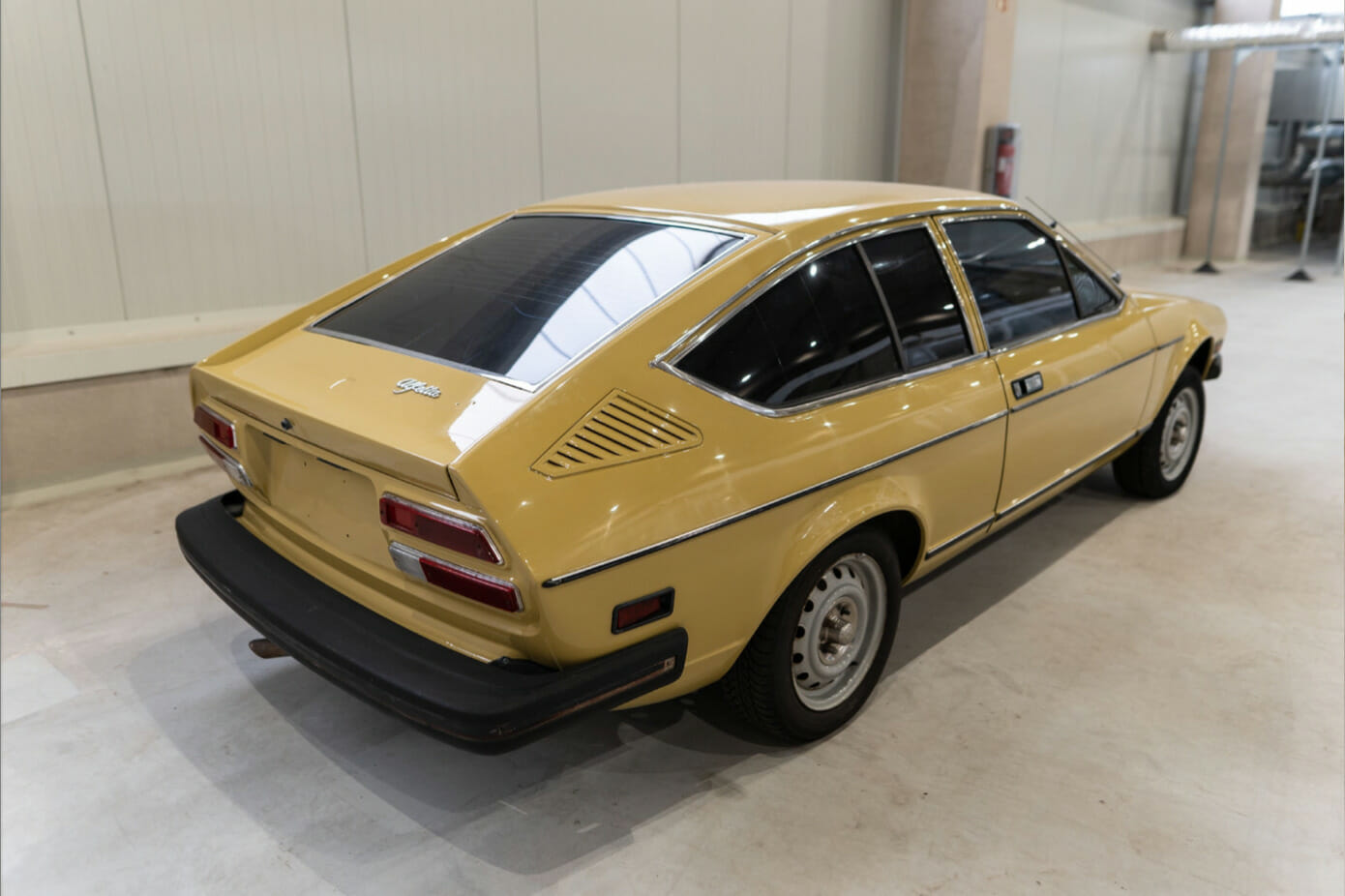 Alfa Romeo Alfetta GT 2000i - Image 4