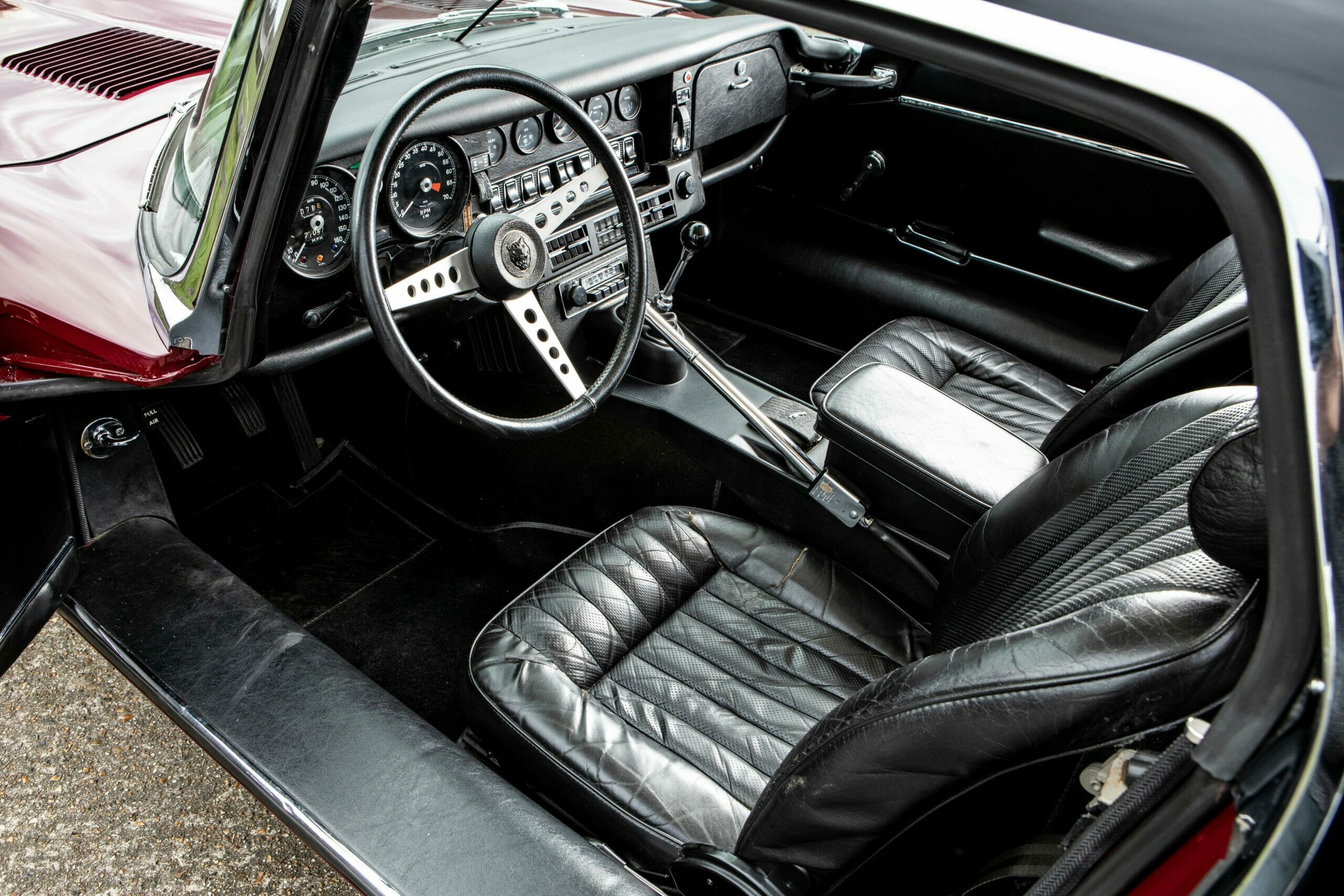 Jaguar E-Type V12 Cabrio - Image 2