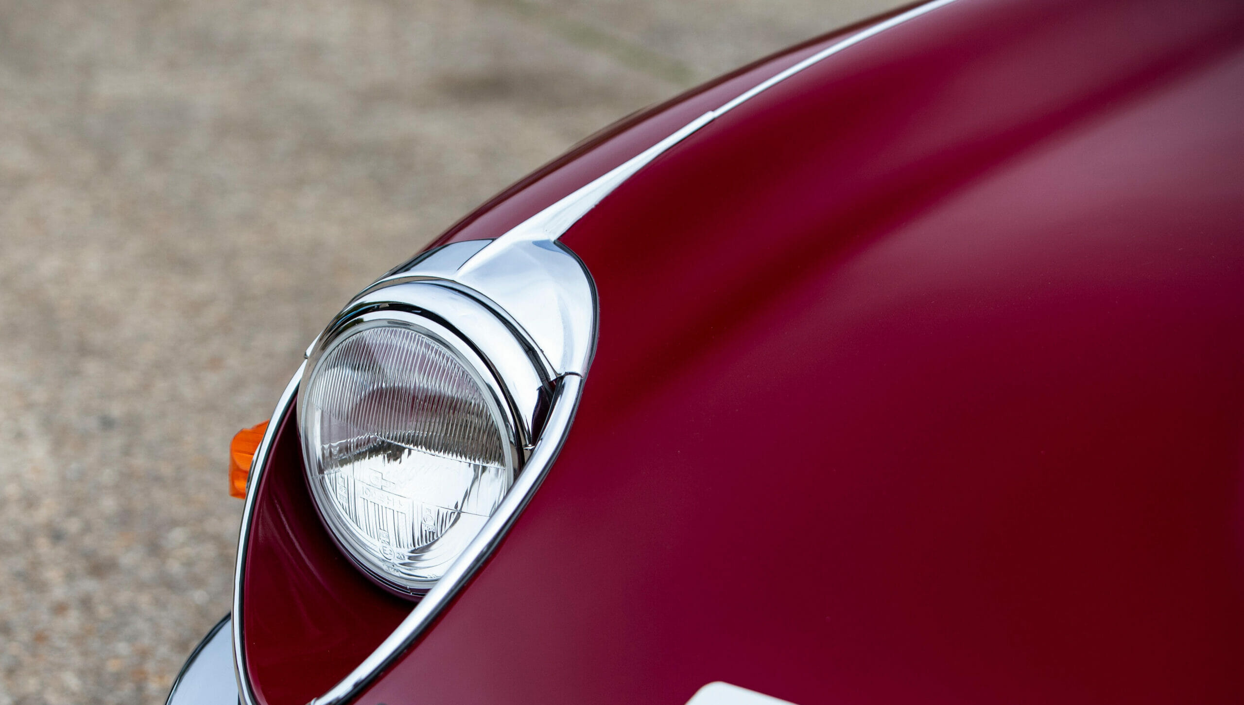 Jaguar E-Type V12 Cabrio - Image 6