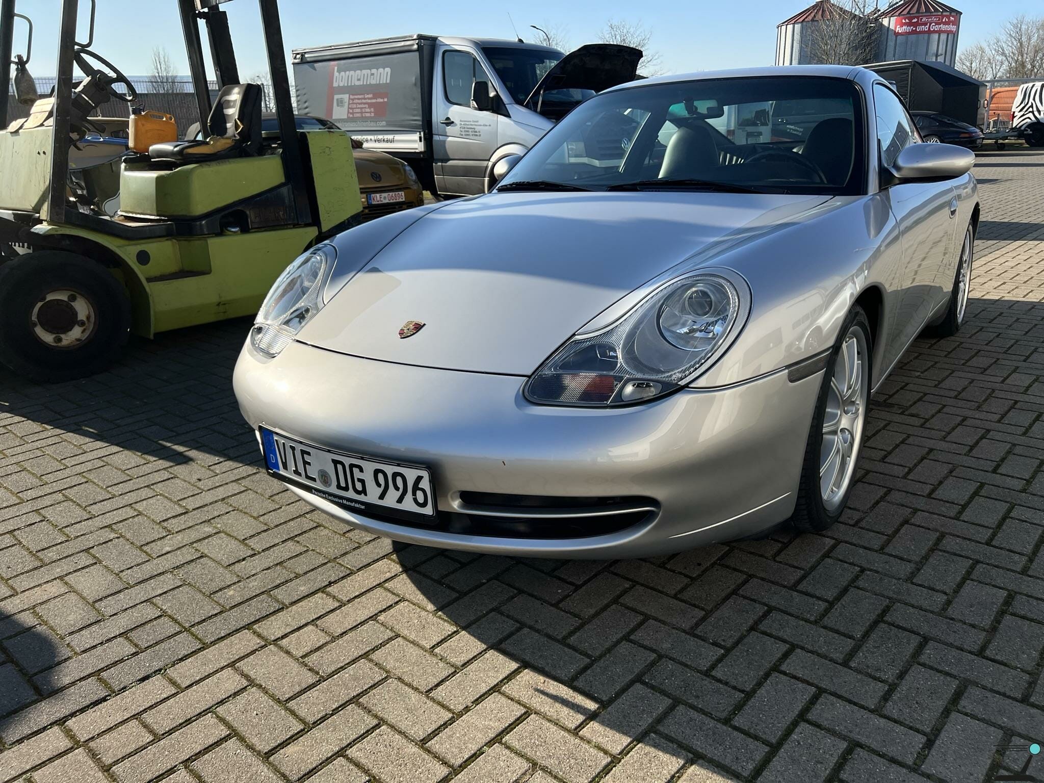 Porsche 911 Carrera 4 - Image 2