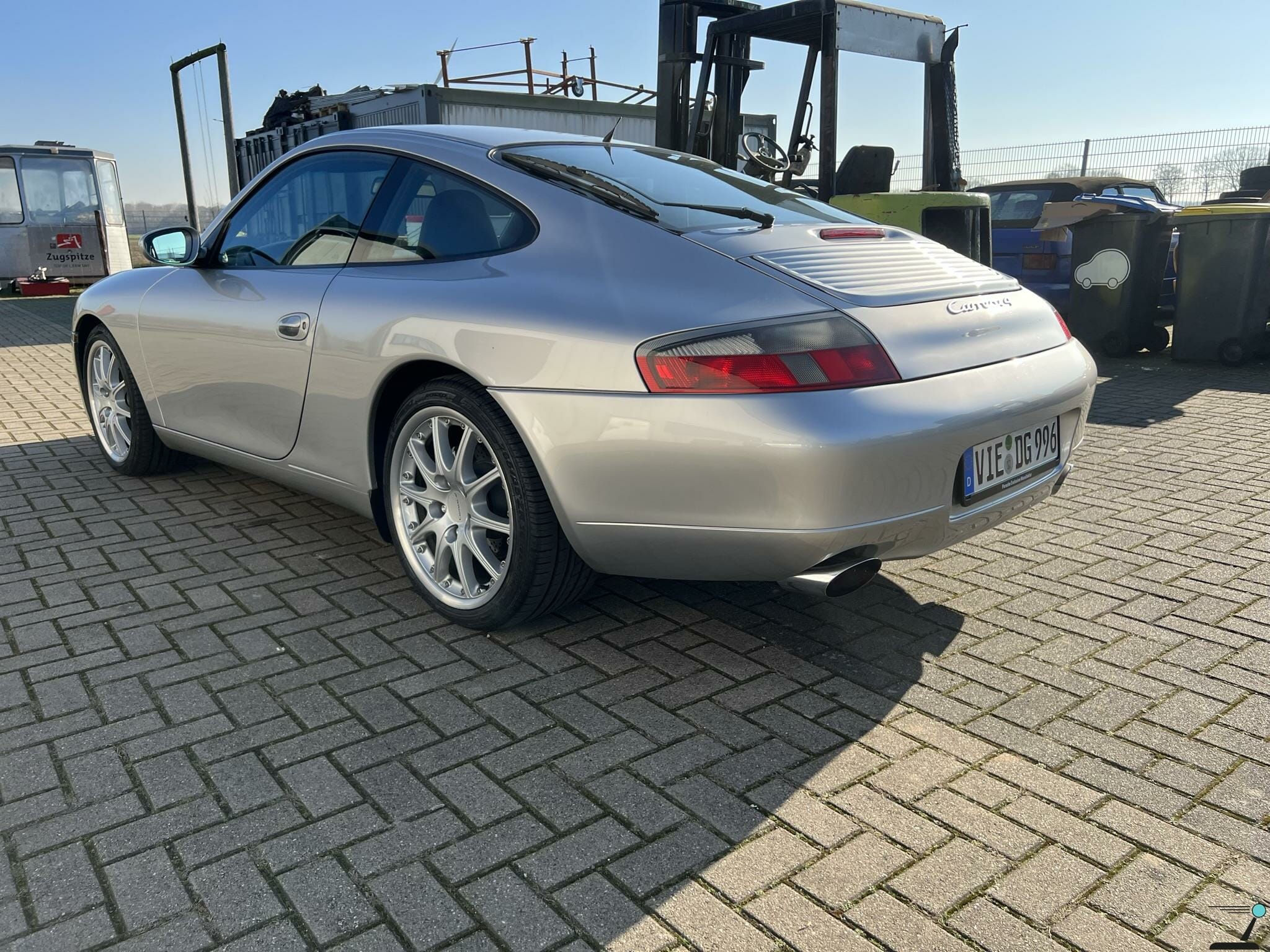 Porsche 911 Carrera 4 - Image 3