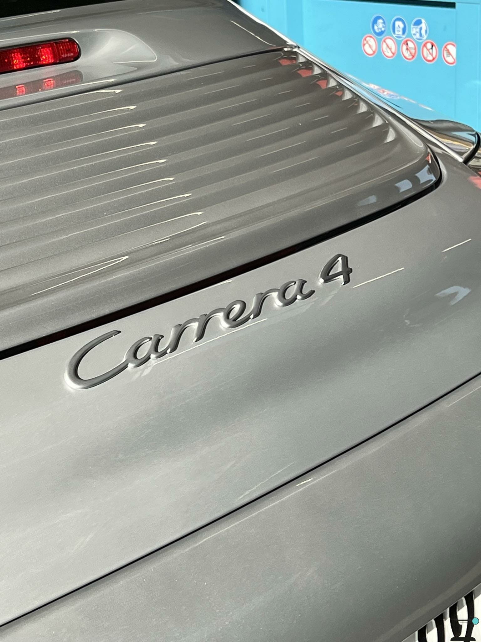 Porsche 911 Carrera 4 - Image 7